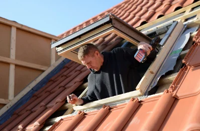 Pose de fenêtres de toit Velux à Pindray